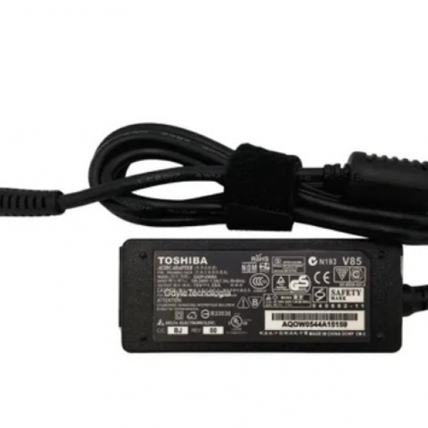 Toshiba 19V 1.58a